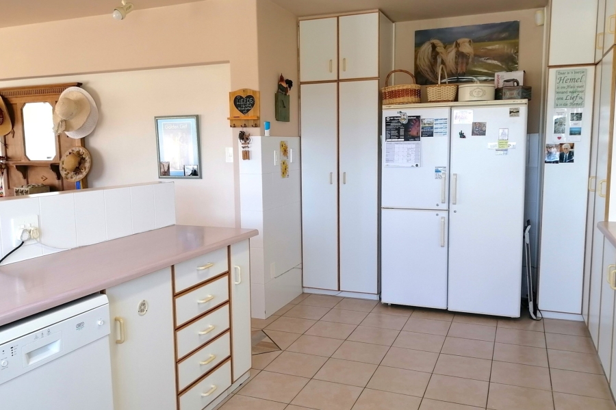 2 Bedroom Property for Sale in Stilbaai Wes Western Cape